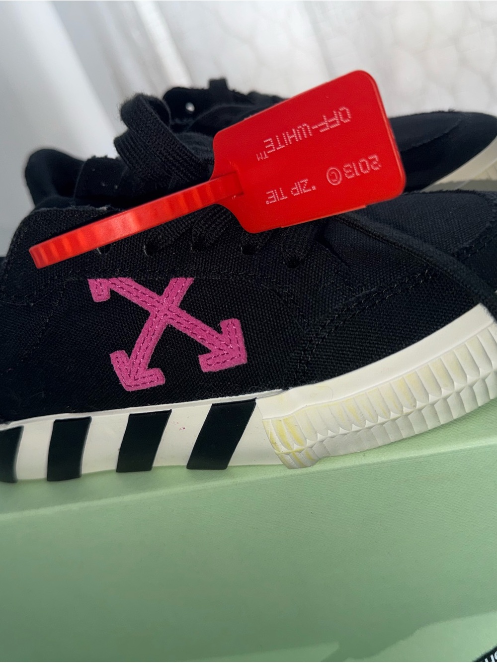 Off-White Kids Black Sneakers with Pink Arrow and Red Zip Tie